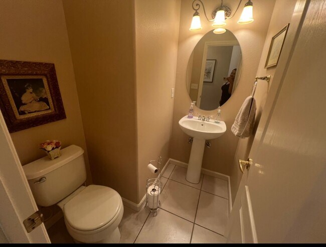 Foto del edificio - "Marquise Gated Community" Home for Lease!!!