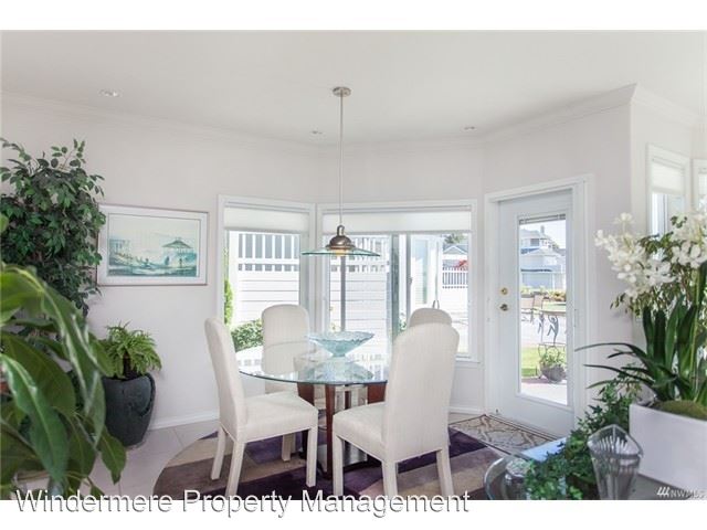 Building Photo - 909 Marine Dr