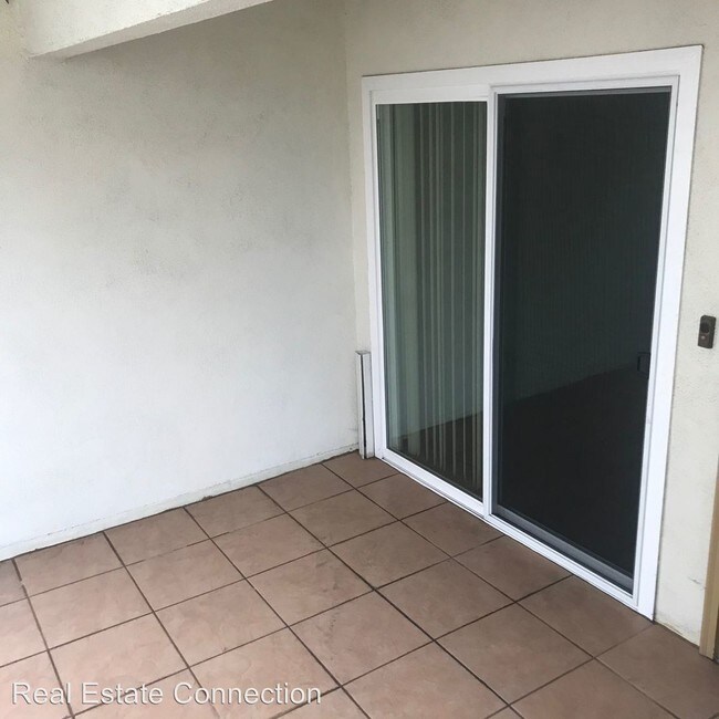 Foto del edificio - 24061-24065 Neece Ave