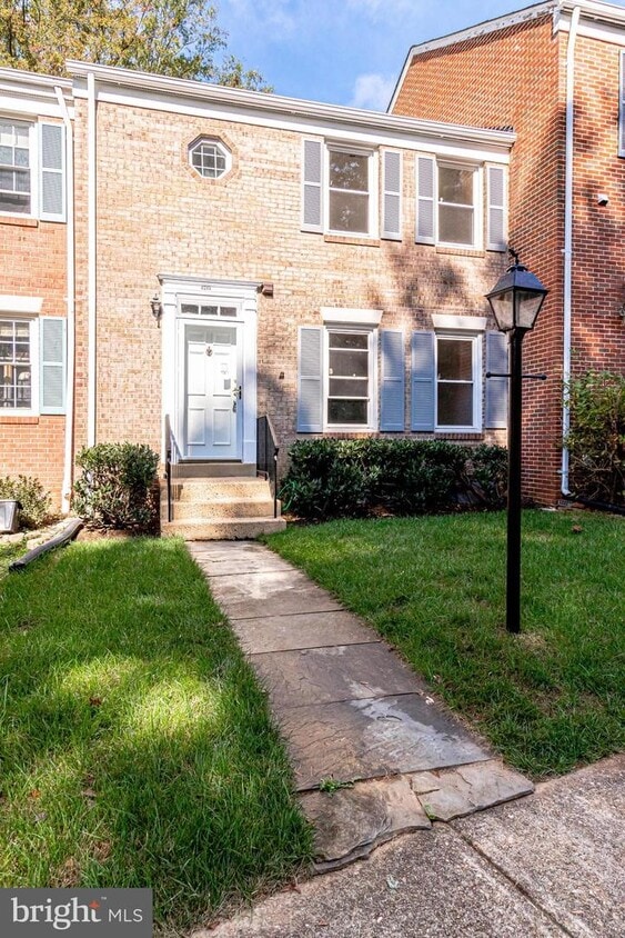 5422 Brixham Ct, Burke, VA 22015 Townhouse for Rent in Burke, VA