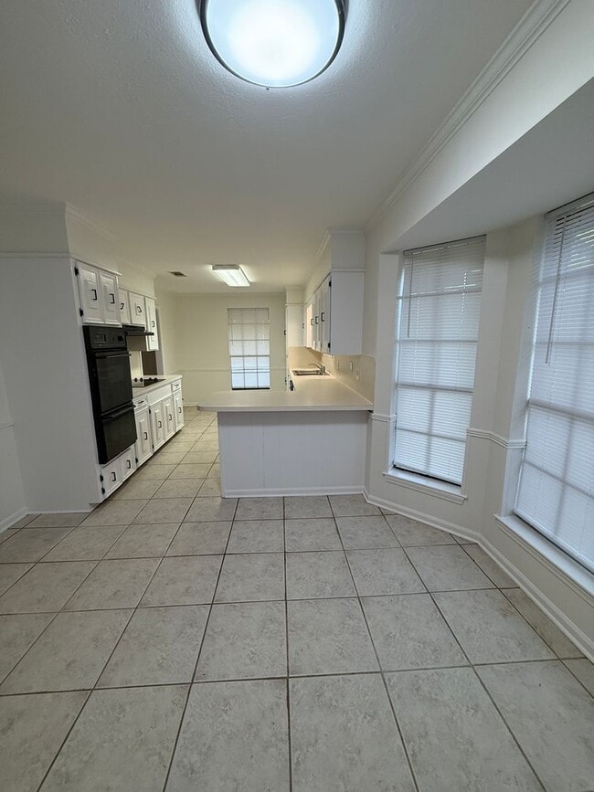 Building Photo - Must see this Beautiful Remolded 4 Bedroom 2.5 Bath Home in Walker