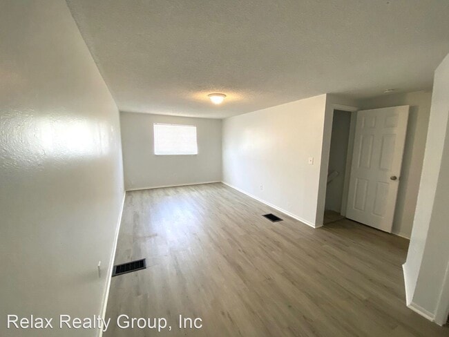Building Photo - 217 57th Ave E