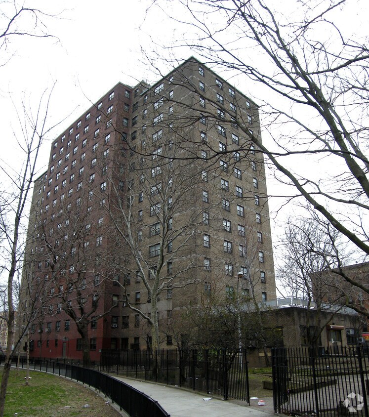 Primary Photo - 763 Jackson Ave