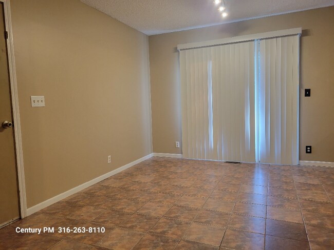 Foto del edificio - 1724 Stony Pt