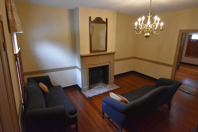Living Room - 439 Cross St