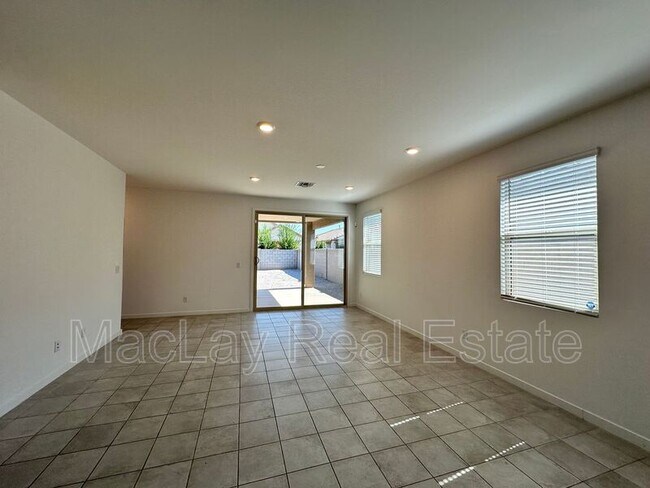 Foto del edificio - 25361 N 144th Dr