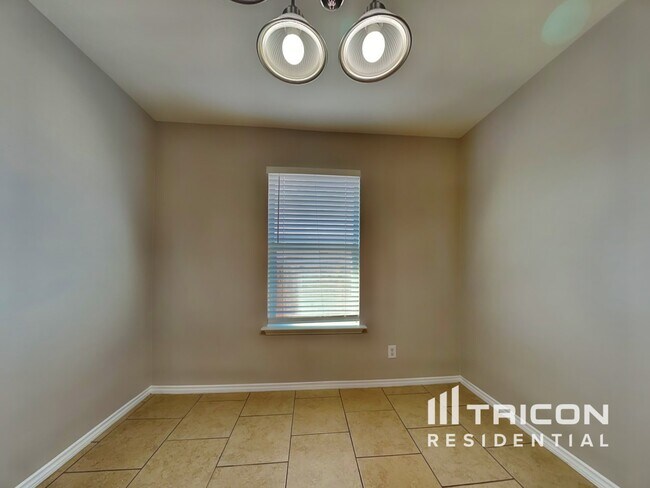 Foto del edificio - 8147 Steep Valley