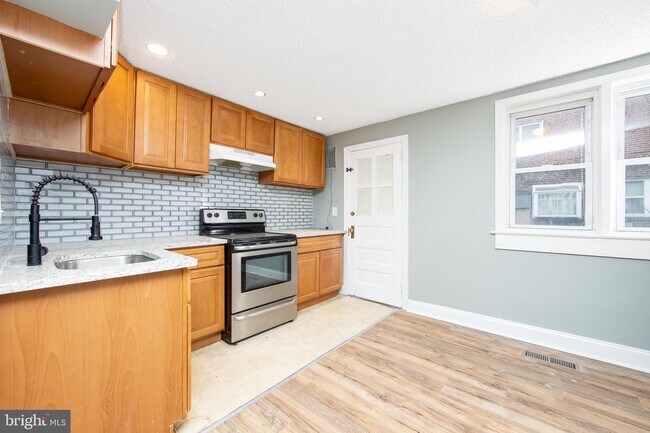 Foto del edificio - 3630 Livingston St