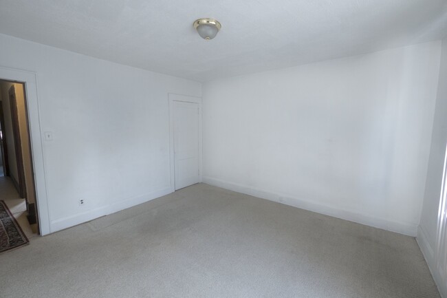 Spacious Bedroom, great closet. - 1130 Illinois Ave