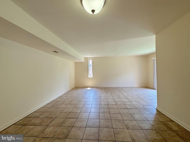 Building Photo - 4675 Logsdon Dr