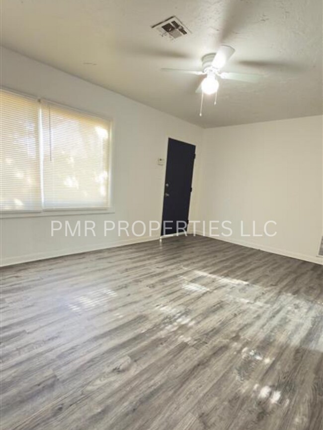 Foto del edificio - 2 Bed/1 Bath House