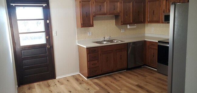 Building Photo - 4340-4342 Santa Barbara Dr