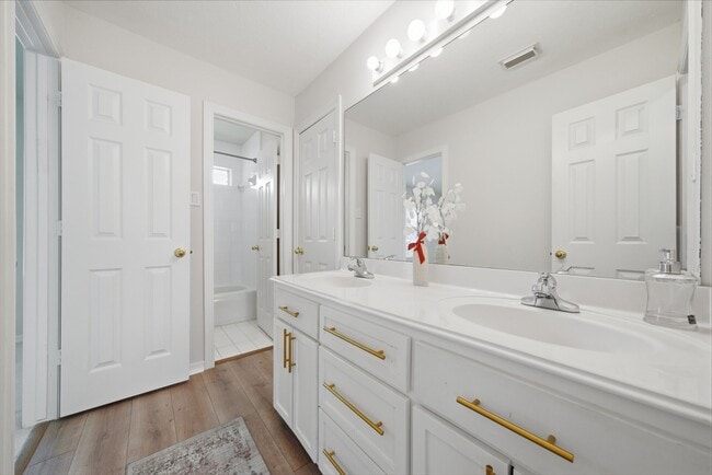 Building Photo - 1413 Whispering Pines Dr