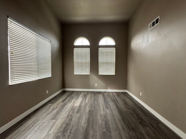 Foto del edificio - 5 Bedroom 3.5 Bathroom Home in Willowalk Community