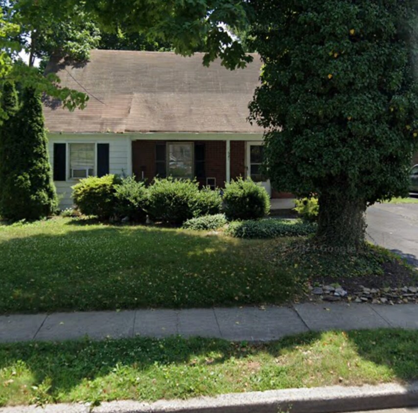 Foto principal - 621 Greenbrook Rd
