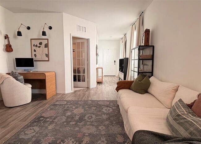 Foto del edificio - 112 Bennington Dr