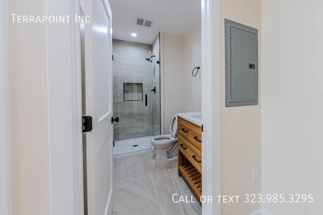 Building Photo - 456 S Breed St