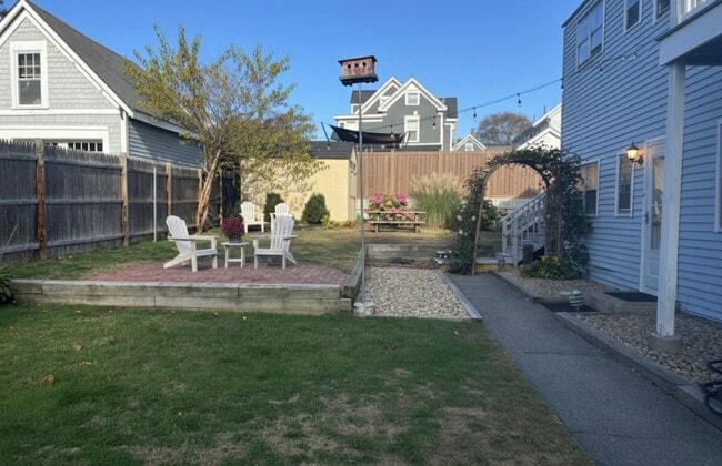 Yard - 21 Franklin St