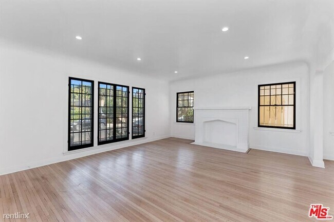 Foto del edificio - 2 br, 2 bath Condo - 641 N Irving Blvd