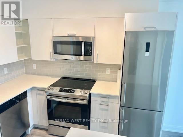 Building Photo - 385-385 Osler St