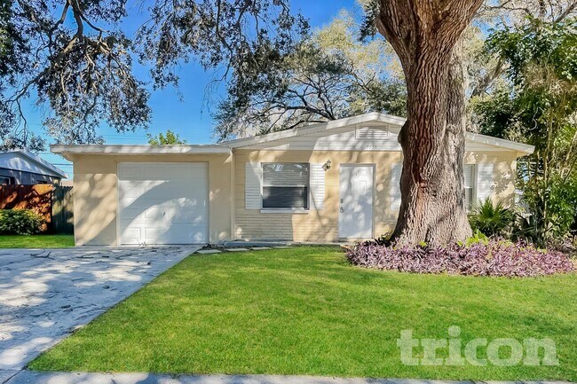 Building Photo - 5551 82nd Ave N