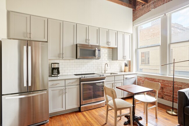 Foto del edificio - 25 E Broughton St