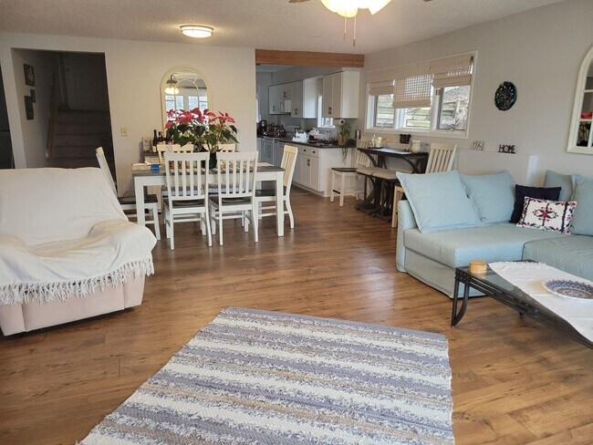 Foto del edificio - Lake Front Condo in Battle Creek