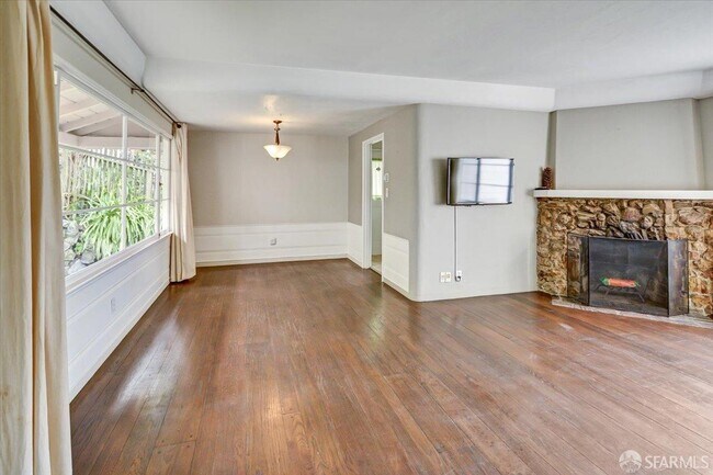 Building Photo - 201 Taurus Ave
