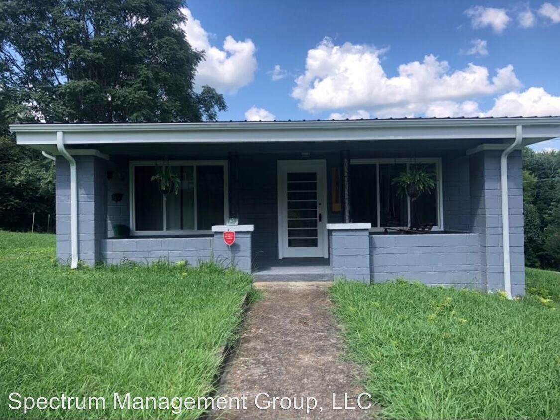 2 br, 1 bath House 300 N Hardin St