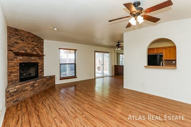 Foto del edificio - 7648 S Danforth Ave