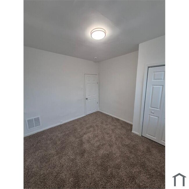 Foto del edificio - 1428 S Marston-