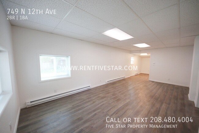 Building Photo - 749 N 12th Ave
