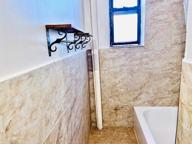 Foto del edificio - 277 Harrison Ave