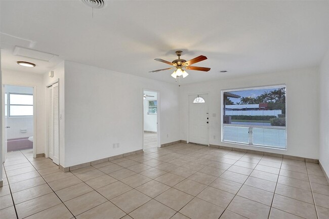 Foto del edificio - 5910 NE 17th Rd