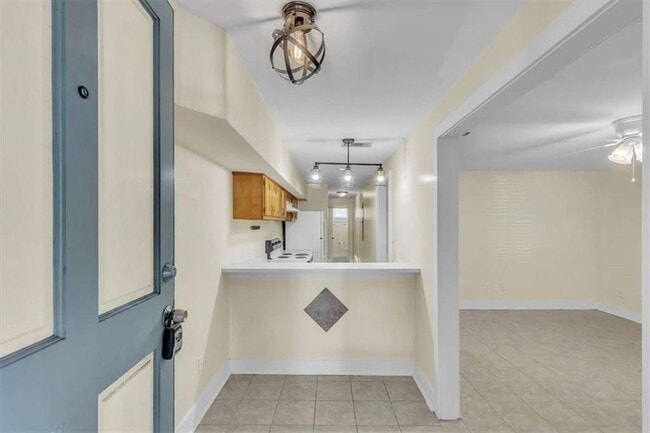 Building Photo - 209 E Duffy St