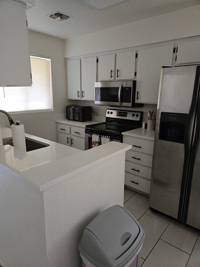Foto del edificio - 8101 N 107th Ave