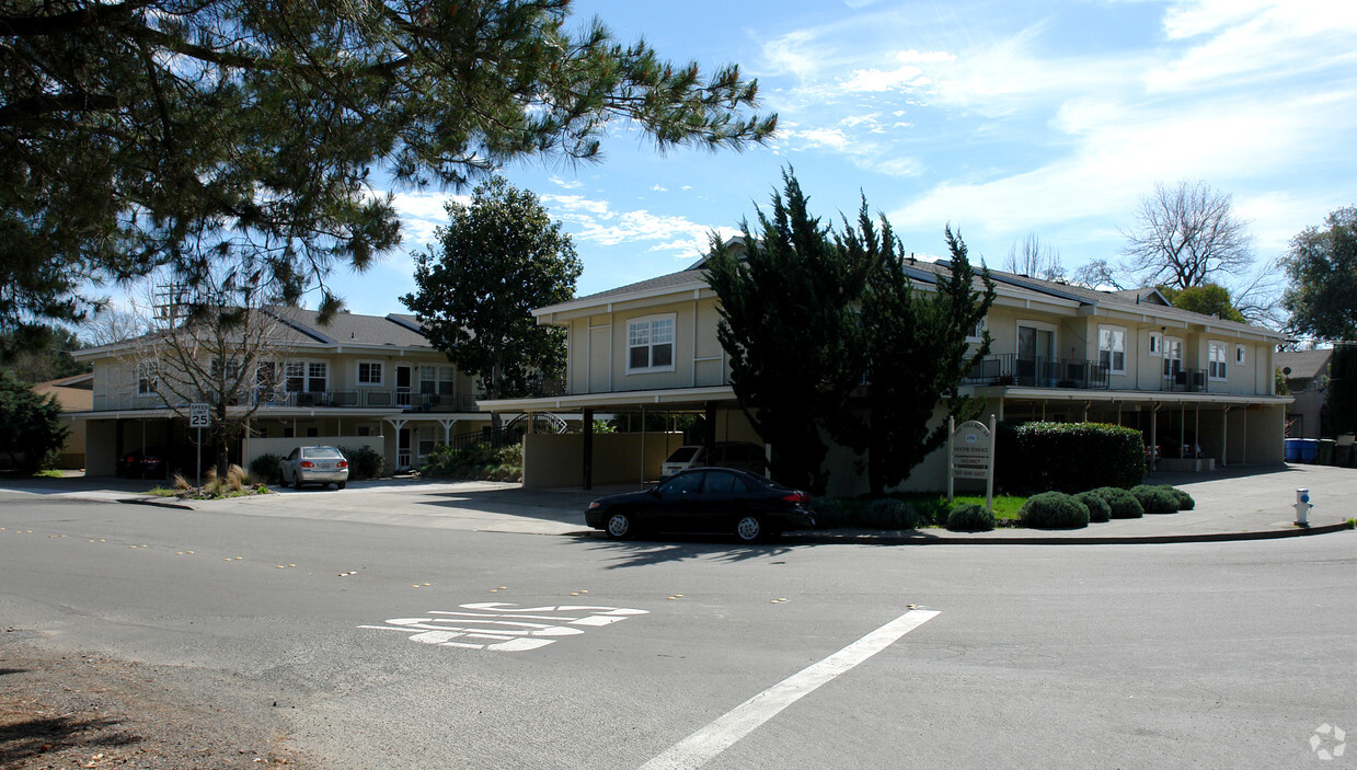 Primary Photo - 1550 Terrace Way