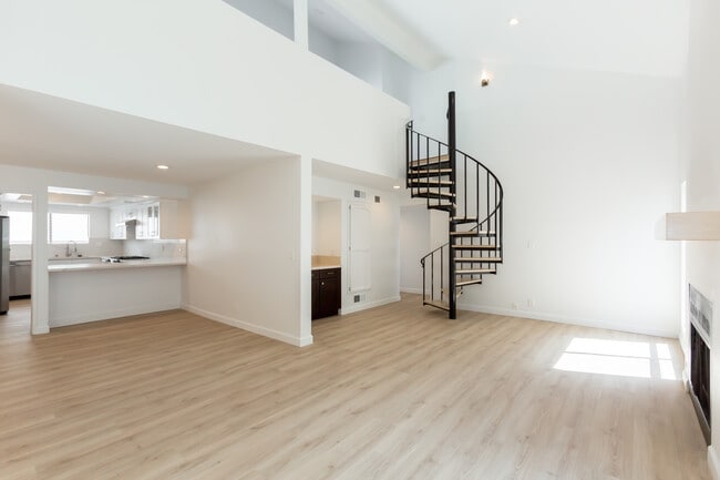 Building Photo - 1738 S Bentley Ave