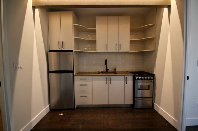 Foto del edificio - 854 Greene Ave