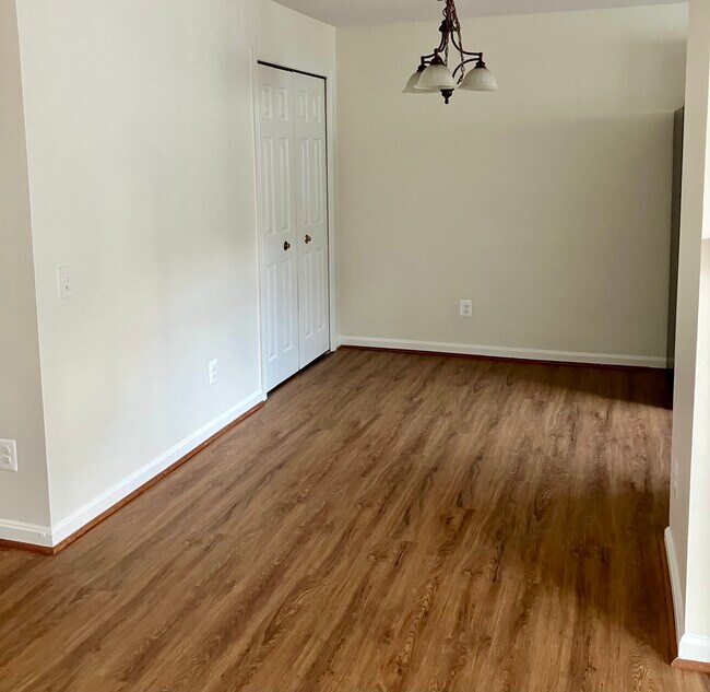 Building Photo - 1137 Huntmaster Ter NE