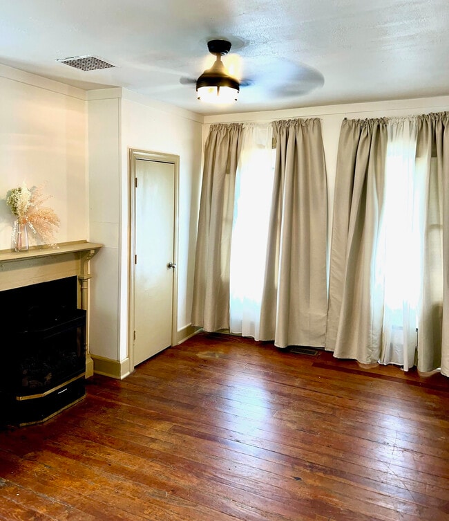 Living Room - 1002 Lafayette Blvd