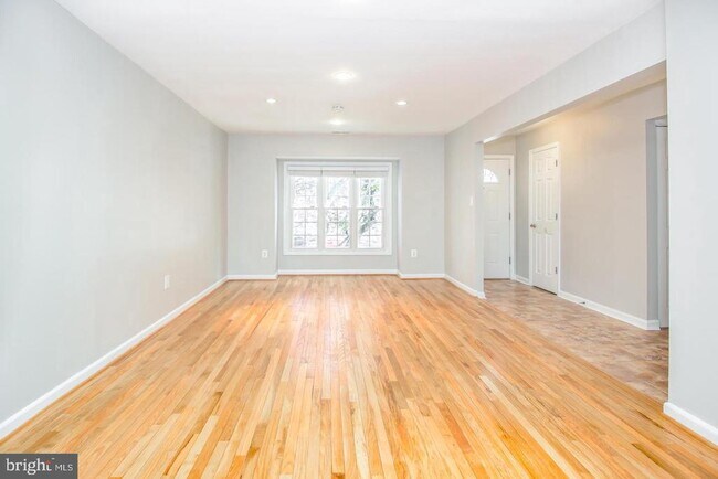 Building Photo - 1528 Marlborough Ct