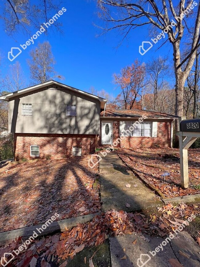 Building Photo - Very cozy 3 bedroom / 2 full bath and 1,13...