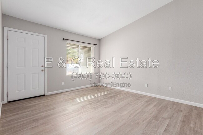 Foto del edificio - 4530 E Camino Cir