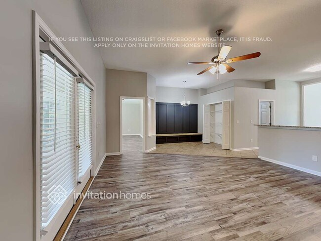 Foto del edificio - 557 Sparrow Branch Cir