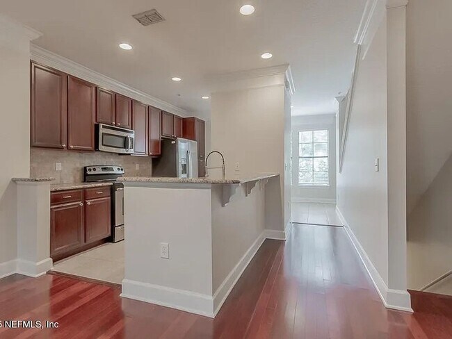 Foto del edificio - Charming 3BR Townhome in Jacksonville