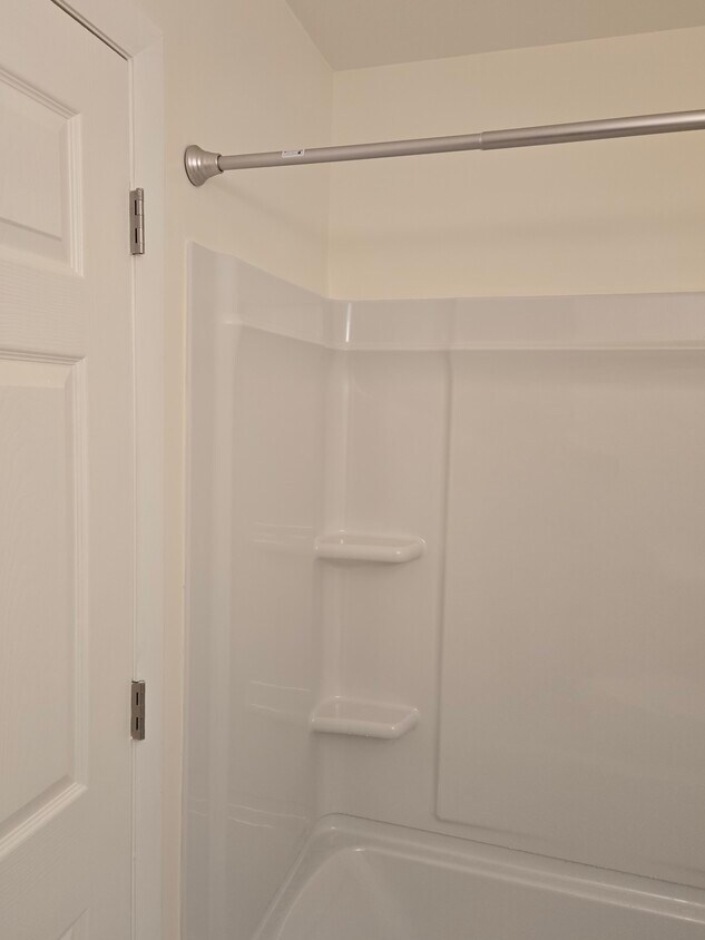 Foto principal - 77 Juniper Rd