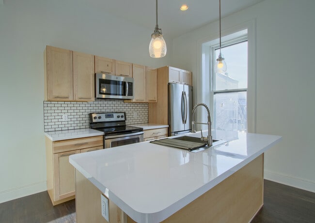 Building Photo - 923 N 3rd St