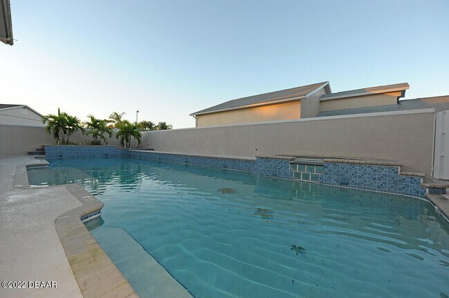 Building Photo - 2613 Spruce Creek Blvd