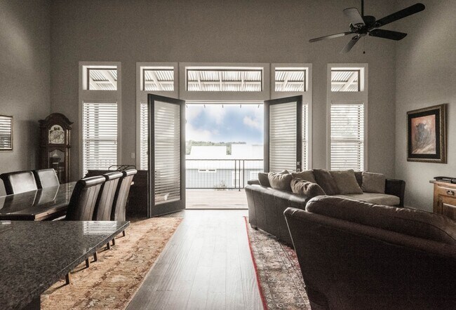 Building Photo - 2/2/1 Condo in Town Creek / Walk to Dos Rios / Fridge, Washer & Dryer Included / Balcony / NBISD